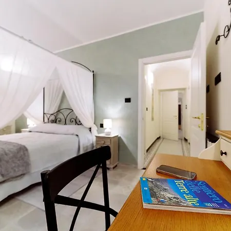 Bed and breakfast Nelle Favole The Classic 4*